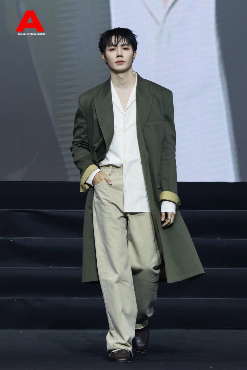 around_ent's tweet photo. “ซี พฤกษ์” ร่วมเดินแฟชั่นโชว์บนรันเวย์งาน ‘Mchoice &amp; Mint Awards 2026’

ZEENUNEW AT MINT AWARDS
#ซีนุนิวไปเอ็มชอยซ์
#ZeeNunew #ซีนุนิว #ZeePruk  
#MchoiceMintAwards2026
#MintAwards2026 https://t.co/TBMixSV5Vo