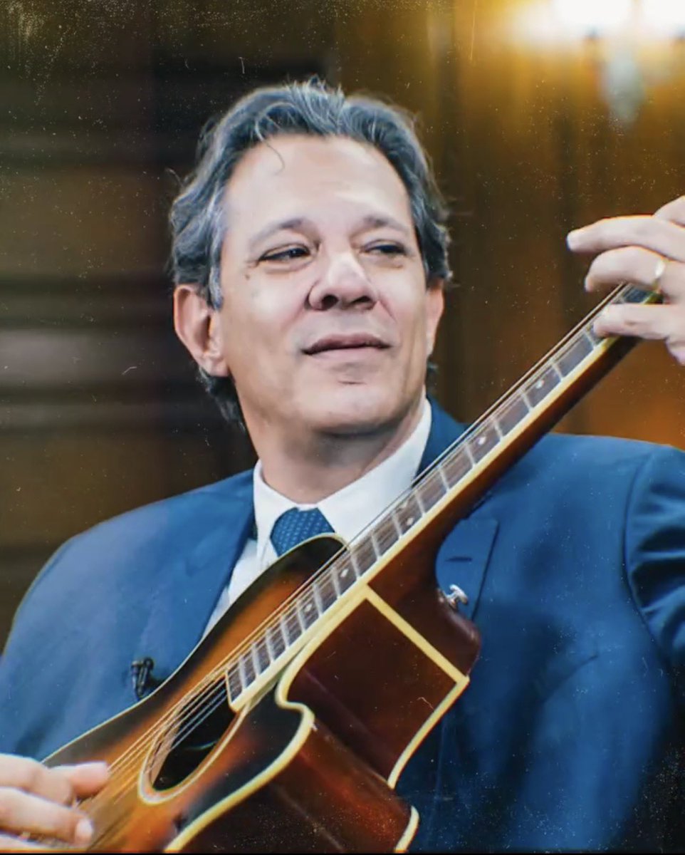 lazarorosa25's tweet photo. ELEIÇÕES EM SÃO PAULO

Haddad: Mesmo sob pressão, deu aula de honestidade ao rejeitar encontro com Vorcaro.

Tarcísio: Recebeu R$ 2 milhões do Vorcaro na campanha. O próprio Vorcaro afirma que foi propina. https://t.co/9SZgF9k9zn