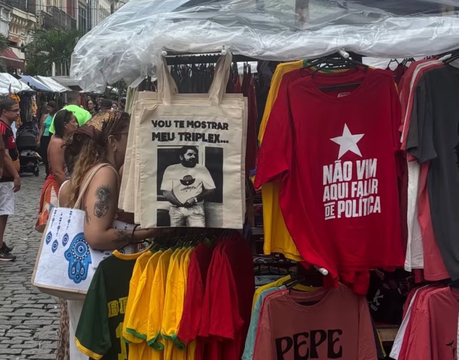 Chrizitu's tweet photo. Só no RJ pra entregar essas pérolas https://t.co/8rnfC4YG1r