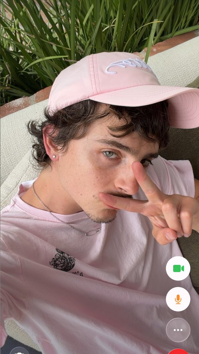 aminagasser's tweet photo. glossier hoodie flashbacks https://t.co/7p02odmS7u