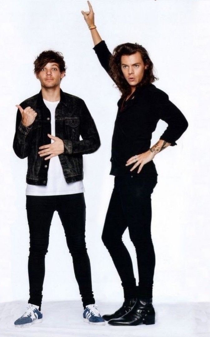 tpwkorfckit's tweet photo. behind every boyfriend, there’s the crazy bratty girlfriend https://t.co/jjnI46Kigo