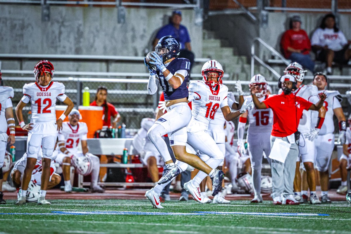 jmazz11's tweet photo. Interception #3 on the season in only 1 game and 2 halves of football played‼️Finished up out of district play with a W.
@CTJFootball @CoachTPMiller @coachmikemull @mfarrellsports @TSPKoos @mchugh_troy @BDammone @_RL_Martin https://t.co/Oueiqiq9gP