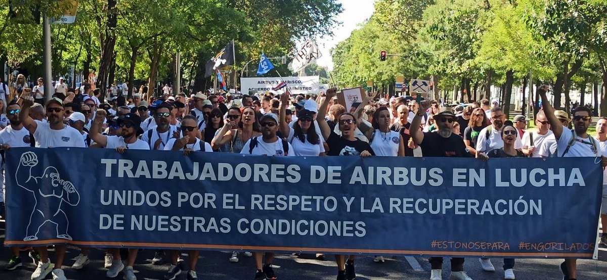 CGT_Madrid's tweet photo. AIRBUS | Manifestación en #Madrid. La asamblea de trabajadorxs de #AIRBUS saca a la calle a miles de personas en defensa de unas condiciones dignas de trabajo.

#EstoNoSePara

#AirbusHuelga

La lucha es el único camino!!
@cgtgetafe @CGT https://t.co/0zyivLZTtJ