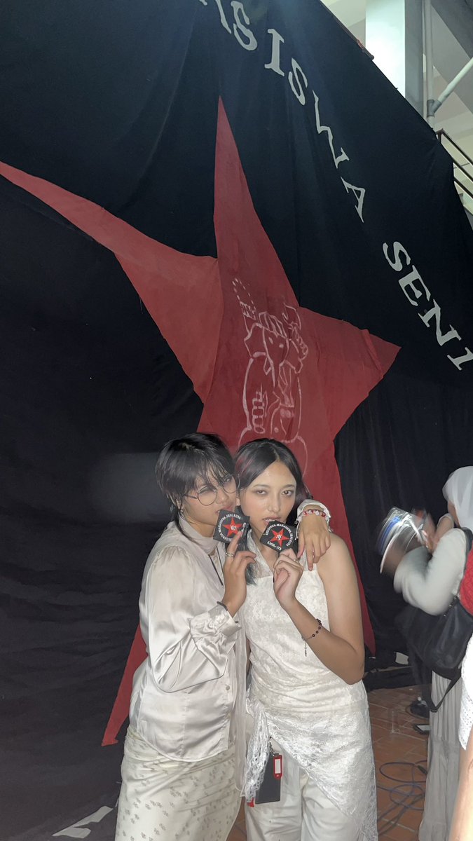 aetherpargoy's tweet photo. kmsr kmsr kmsr bintang merah bintang merah lapmer #halal #sentuh #family https://t.co/RYV0CTe2m0