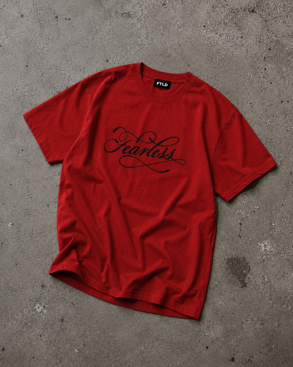 forthylostdays's tweet photo. —FEARLESS TEE.

*material: premium cotton.
*fit: box/relaxed.
*colour: red.
*neckline: ribbed crew.

NGN 10,000. https://t.co/7te5GLJVGK