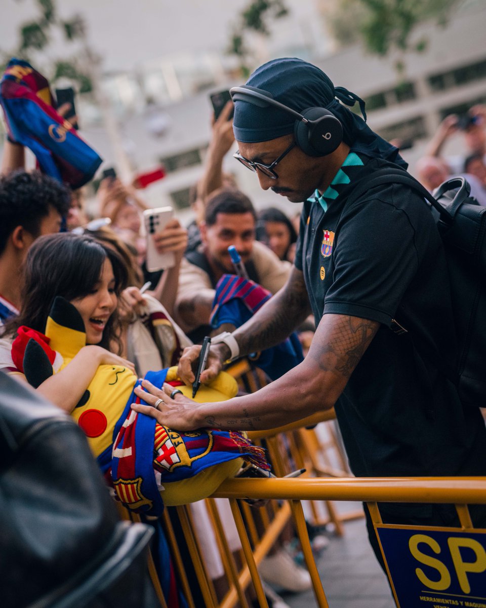 FCBarcelona_es's tweet photo. Te queremos mucho, Rapha ❤️ https://t.co/angD3aUMdS