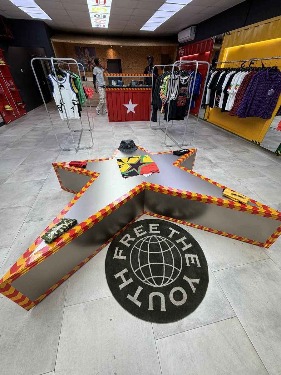 HardestFitPics's tweet photo. Just checked out the FTY store in Ghana😳 https://t.co/1HYInMGejK