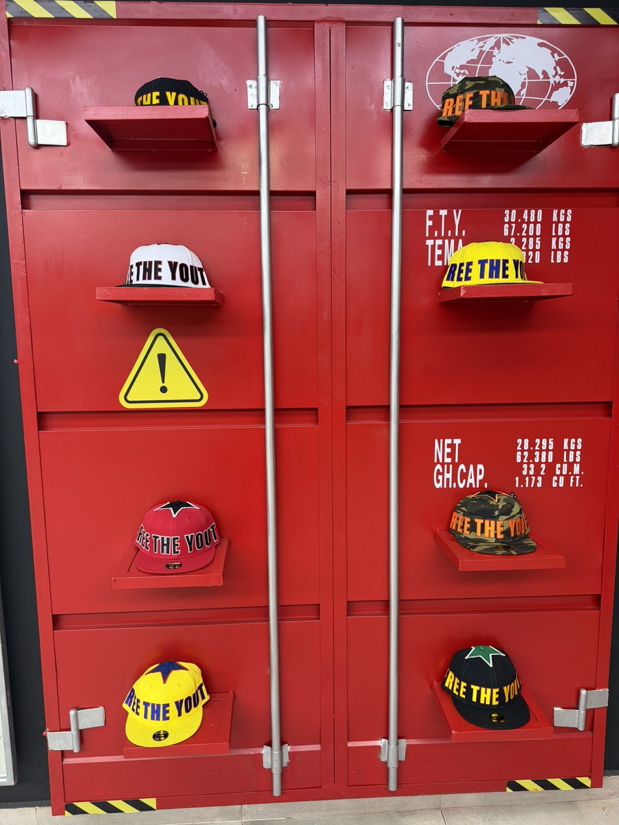 HardestFitPics's tweet photo. Just checked out the FTY store in Ghana😳 https://t.co/1HYInMGejK