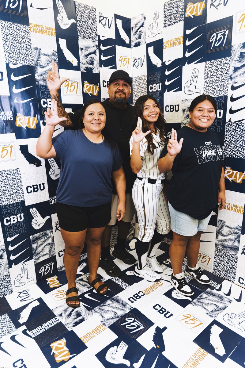 Takoah_Jones24's tweet photo. HEADING TO RIVERSIDE, CA!! ⚔️⚔️  Thank you so much to my parents for everything you do. 
And a HUGE THANK YOU to Brandon Telesco, Coach Archie, Coach Kevin, Coach Thessa and Coach Sashel. Thank you for giving me this opportunity to wear CBU across my chest. #Lanceup⚔️🩵 https://t.co/Pv4bAPjYnW