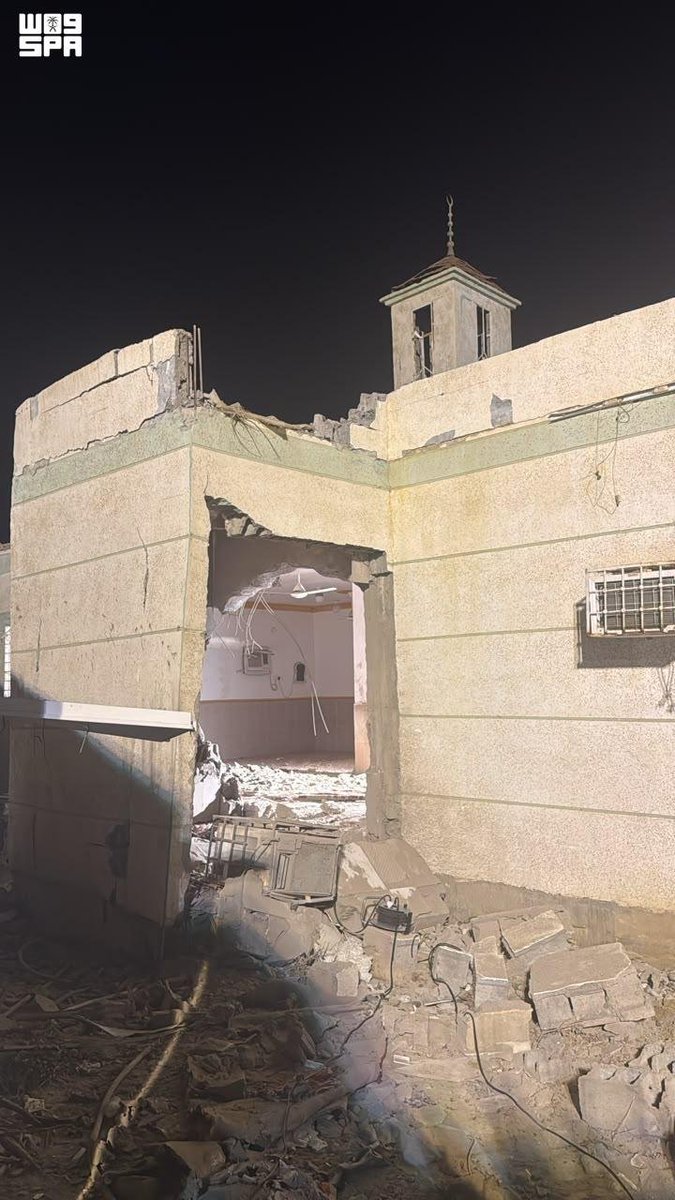SPAregions's tweet photo. الدفاع المدني: سقوط مقذوف في محافظة الطوال بمنطقة جازان نتج عنه إصابتان وأضرار مادية في مسجد وعدد من المباني والمركبات.
https://t.co/gn86KqvL2G
#واس https://t.co/H6AS3opKYv
