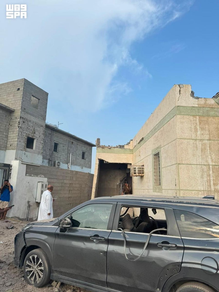 SPAregions's tweet photo. الدفاع المدني: سقوط مقذوف في محافظة الطوال بمنطقة جازان نتج عنه إصابتان وأضرار مادية في مسجد وعدد من المباني والمركبات.
https://t.co/gn86KqvL2G
#واس https://t.co/H6AS3opKYv