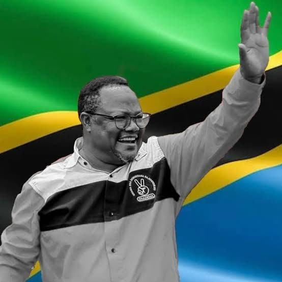 Legend_Mtikila's tweet photo. Kwa heshima yako Baba nalala ili niwahi misa ya kwanza kukuombea. ✌️✌️✌️ https://t.co/GFLtKs6OPK