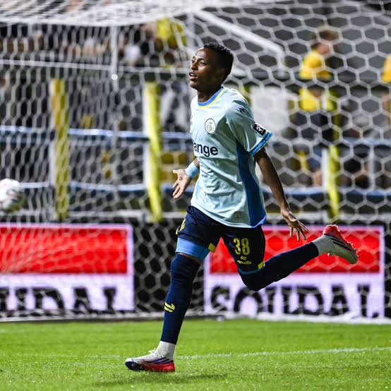 JoBertrand19's tweet photo. Second start from Rele Mofokeng for Union SG in the Belgium League against Lommel... And another goal 😭

Our boy is who we think he is 👏🏴‍☠️🇿🇦 https://t.co/B8kSXwsM2y