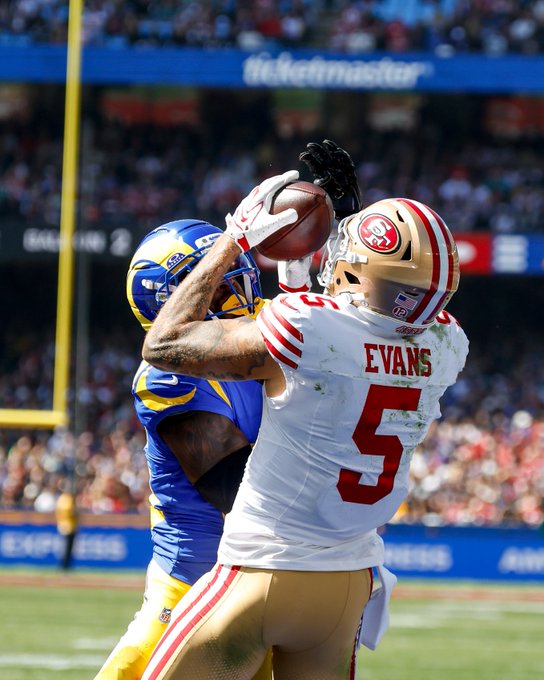 TouchdownNet's tweet photo. 両チームの新規加入選手に明暗。サンフランシスコに新加入したWRマイク・エバンスは、再加入したWRディーボ・サミュエルと共に、チーム最多の6回のレシーブで存在感。一方、LAラムズに新加入したDEマイルズ・ギャレットはタックル、QBサックともに無し。
https://t.co/XJ6fOZScVs https://t.co/lmNbWtLbbD