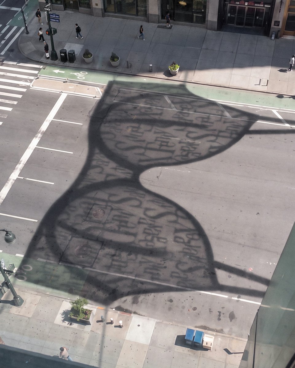 SavageXFenty's tweet photo. We’re taking over the streets of NYC 🗽 https://t.co/ncUgY5jy2R