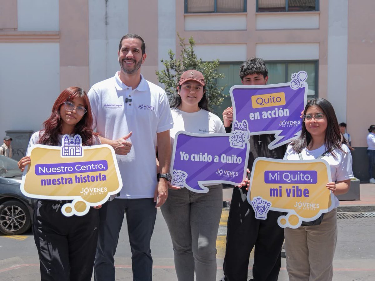 MIT_Ecuador's tweet photo. El Centro Histórico de Quito se activa con los "Diablos de Cantuña en Acción".

El ministro @RobertoLuqueN acompañó a los jóvenes en una jornada que promueve el desarrollo urbano y el servicio a la comunidad.

🤝 En la Plaza Benalcázar también se desarrolló una feria de servicios, la ciudadanía pudo acceder a información sobre incentivos para adquirir su vivienda propia, conocer la nueva aplicación Data 593, acceder a servicios de la @ANT_ECUADOR, @RegistroCivilec y disfrutar de una feria gastronómica.