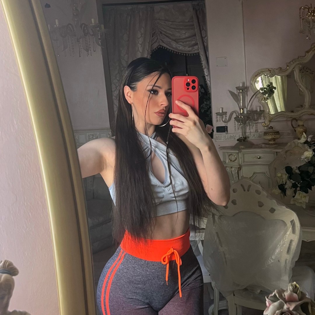 Cam4's tweet photo. 🧡 #CAM4LovesYa @LeilaGrandee

✨From your stunning brunette looks and incredible curves to the confidence you bring every time you’re on cam, you’ve got a presence that’s impossible to overlook

👉 https://t.co/ePoptSwwJh

#CAM4 #LeilaGrande #CreatorSpotlight #CAM4Creators #BigAss #Anal #Amateur #Brunette