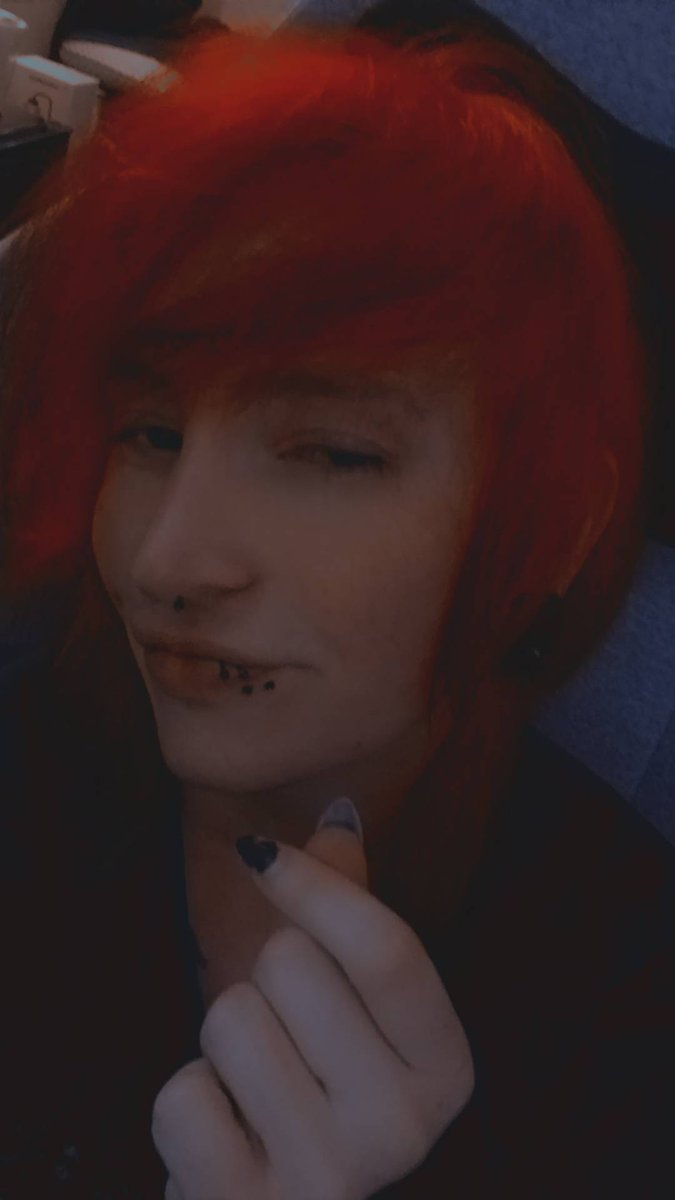 VexusVile's tweet photo. I let discord see my new hair first so now it's everyone else's turn ❤️🖤 https://t.co/inqFy9Izy6