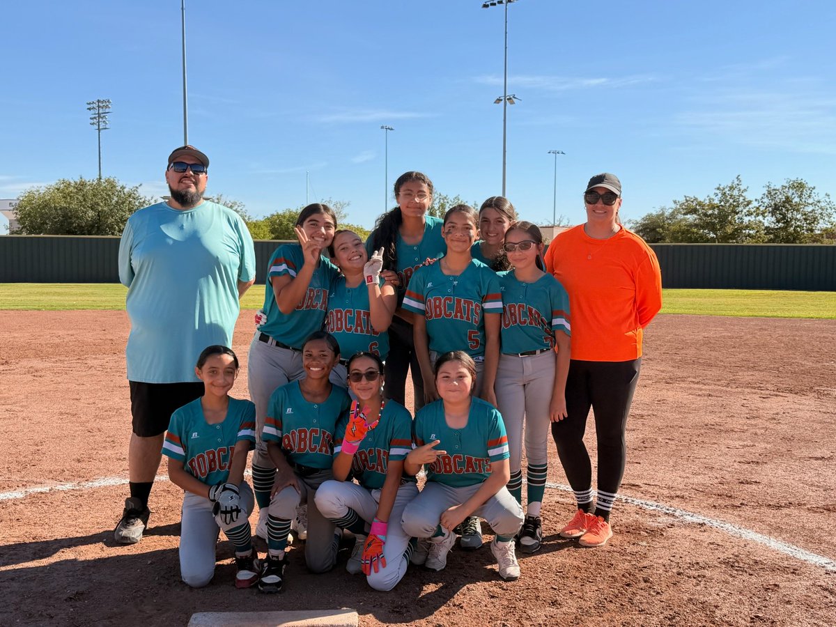 BLicerio_MPMS's tweet photo. BIG WIN for our @Puentes_MS 7th Grade Lady Bobcats! They dominated the diamond with a 16-2 victory against a strong Eastlake Middle team. Way to swing for the fences, ladies!  #BobcatPride #ALLIN #TeamSISD @RubyLucero23 @Maldo_Puentes https://t.co/QxUZCO9wAc