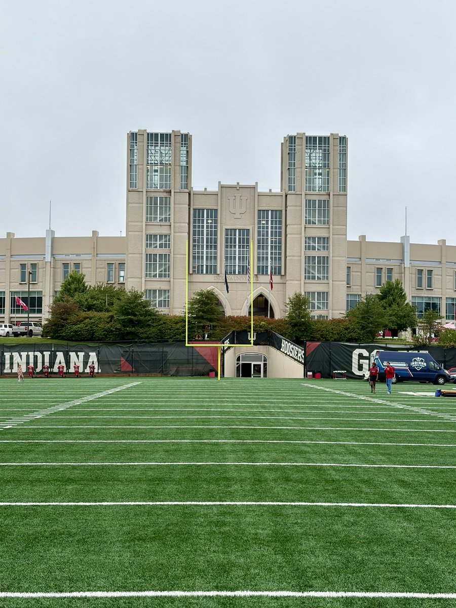 QJBeat's tweet photo. Touched some grass today, even though it was artificial lol but knocked college runout off of the bucket list 😅 https://t.co/rwjPREznz5