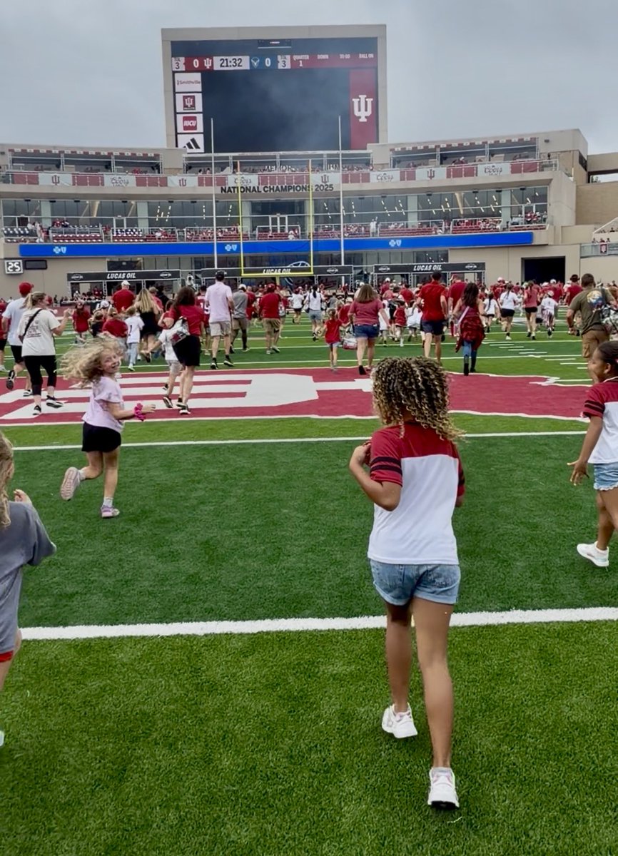 QJBeat's tweet photo. Touched some grass today, even though it was artificial lol but knocked college runout off of the bucket list 😅 https://t.co/rwjPREznz5