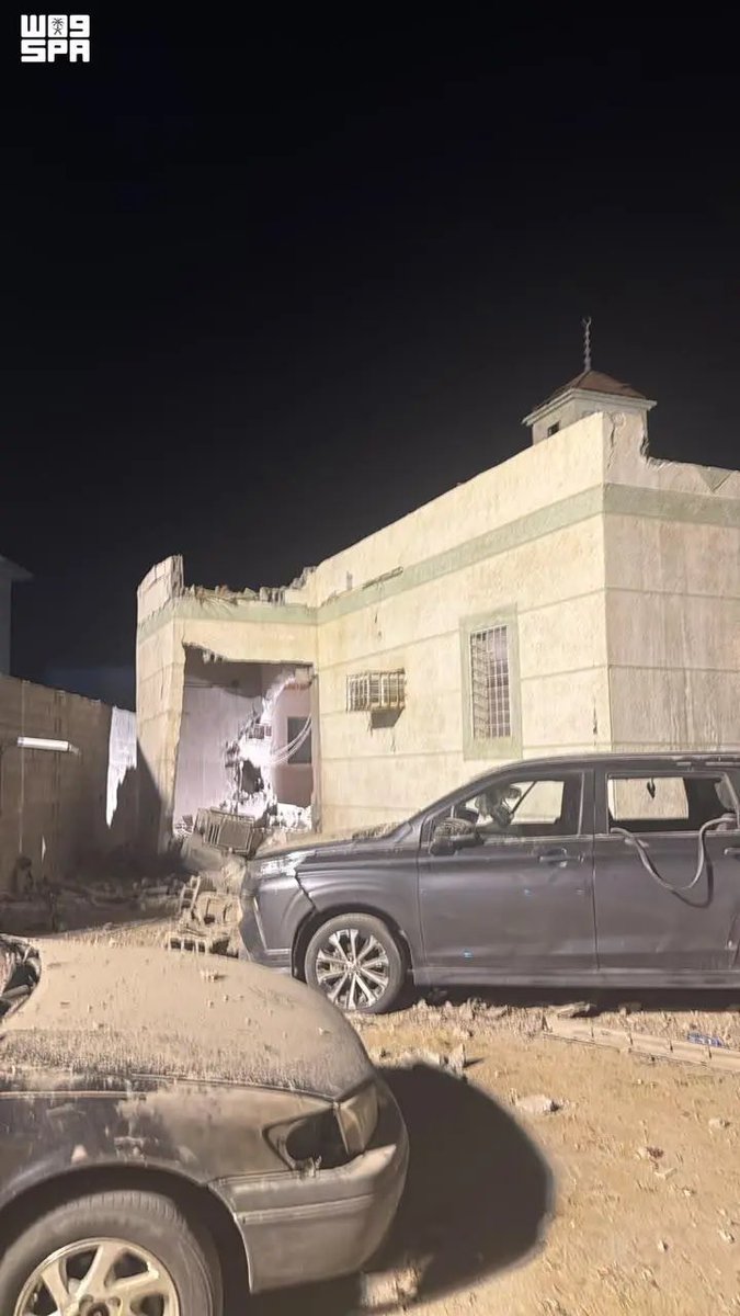 alekhbariyaNews's tweet photo. صرّح المتحدث الرسمي للدفاع المدني بأنه في يوم السبت الموافق 04/1/ 1448 هـ الموافق 12/ 09/ 2026 م، باشر الدفاع المدني في محافظة الطوال بمنطقة جازان سقوط مقذوف تم إطلاقه من قبل الميليشيا الحوثية الإرهابية، نتج عنه إصابتان، وأضرار مادية في مسجد وعدد من المباني والمركبات.

وشدّد المتحدث على أن استهداف الأعيان المدنية انتهاك صارخ للقانون الدولي الإنساني، وقد تم تنفيذ الإجراءات المعتمدة في مثل هذه الحالات.