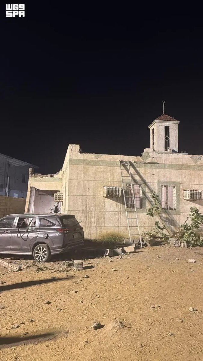 alekhbariyaNews's tweet photo. صرّح المتحدث الرسمي للدفاع المدني بأنه في يوم السبت الموافق 04/1/ 1448 هـ الموافق 12/ 09/ 2026 م، باشر الدفاع المدني في محافظة الطوال بمنطقة جازان سقوط مقذوف تم إطلاقه من قبل الميليشيا الحوثية الإرهابية، نتج عنه إصابتان، وأضرار مادية في مسجد وعدد من المباني والمركبات.

وشدّد المتحدث على أن استهداف الأعيان المدنية انتهاك صارخ للقانون الدولي الإنساني، وقد تم تنفيذ الإجراءات المعتمدة في مثل هذه الحالات.