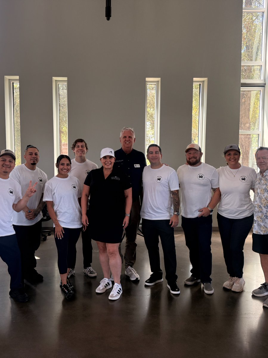 Trulucks's tweet photo. Giving back is always better together. 🤍 Our Austin team recently volunteered with @MobileLoaves, continuing our commitment to support its mission of creating a path out of homelessness. Learn more: https://t.co/Iju1WKyRYW https://t.co/YQyDZkAdoq