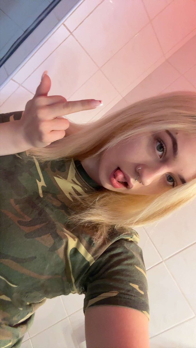 MissBlackmail's tweet photo. I'm the only real blackmail domme

All the others steal my posts and screenshots

Nobody does it like me https://t.co/ay1cAZTRtp
