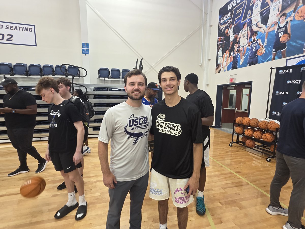 NicholasW_4's tweet photo. Appreciate @Coach_RonFudala, Coach Dyer, and the @USCBMBB staff for a great Prospect Camp today. π¦
Learned a lot. Grateful for the opportunity.
#FinsUp #ClassOf2027 #SCHSBB https://t.co/aBSAFK1hJL