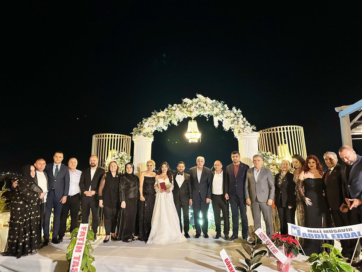 AytenGulseverx's tweet photo. Bugün Gölbaşı İlçe Başkanımız Bayram Duman’ın kıymetli kızı Melike Duman ile Zeki Gülhan’ın nikâhına şahitlik etmekten büyük mutluluk ve onur duydum.

Sevgili Melike ve Zeki’ye bir ömür boyu sevgi, huzur, sağlık ve mutluluk diliyorum. Birbirinize hep yol arkadaşı, güç ve umut olun. ❤️

Ömür boyu mutluluğunuz daim olsun.
Tebrik ediyor, sevgilerimi sunuyorum. 💐💍