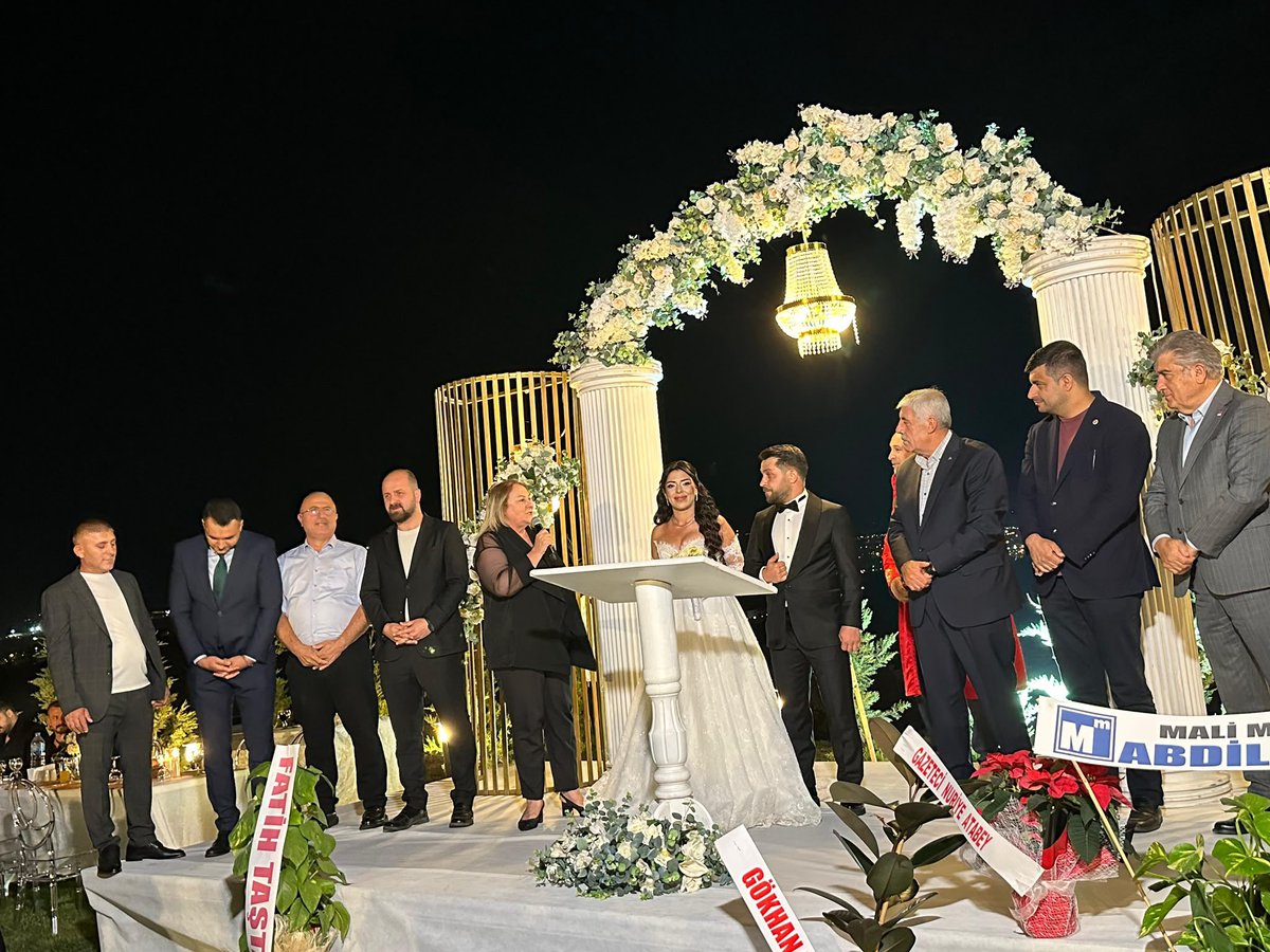 AytenGulseverx's tweet photo. Bugün Gölbaşı İlçe Başkanımız Bayram Duman’ın kıymetli kızı Melike Duman ile Zeki Gülhan’ın nikâhına şahitlik etmekten büyük mutluluk ve onur duydum.

Sevgili Melike ve Zeki’ye bir ömür boyu sevgi, huzur, sağlık ve mutluluk diliyorum. Birbirinize hep yol arkadaşı, güç ve umut olun. ❤️

Ömür boyu mutluluğunuz daim olsun.
Tebrik ediyor, sevgilerimi sunuyorum. 💐💍