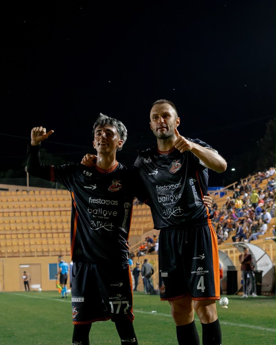 _forest3's tweet photo. 19👶 34 🧔‍♂️ Viviendo el sueño 🙏🙌🏻🙏⚽️ https://t.co/iliDSURw1S