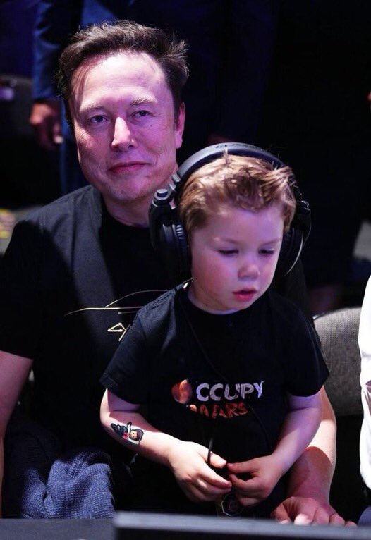 ElonMuskq13d's tweet photo. The cutest father-son duo, hands down ❤️ Elon like this melts my heart every single time.

Do you love seeing Elon Musk with his son?

A)Yes 
B) NO https://t.co/1xvMcwDP1d
