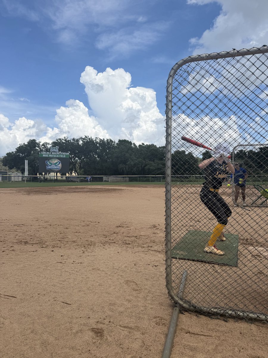 JustusPerry18's tweet photo. first @lakehawksb prospect camp in the books!!!! 🥎🤟🏽🌴🌊 https://t.co/1fbazPRFVb