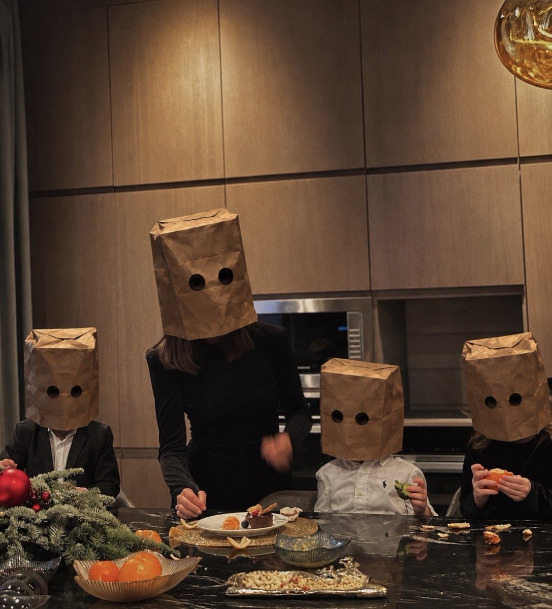 tradeslop's tweet photo. “Mommy why are we so rich?”

“Your dad decided to zodl $ZCAT all the way to 10B” https://t.co/x7YZ9NgrfB