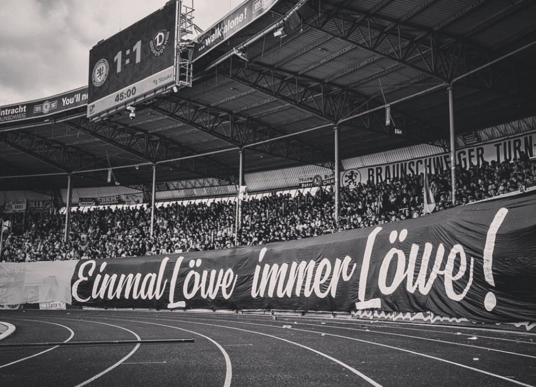 Btsv196704's tweet photo. Meine Gedanken sind bei den Angehörigen des Verstorbenen! Einmal Löwe, immer Löwe! Ganz viel Kraft in dieser schweren Zeit! 🖤🕯️ https://t.co/8yXvgl3FAh