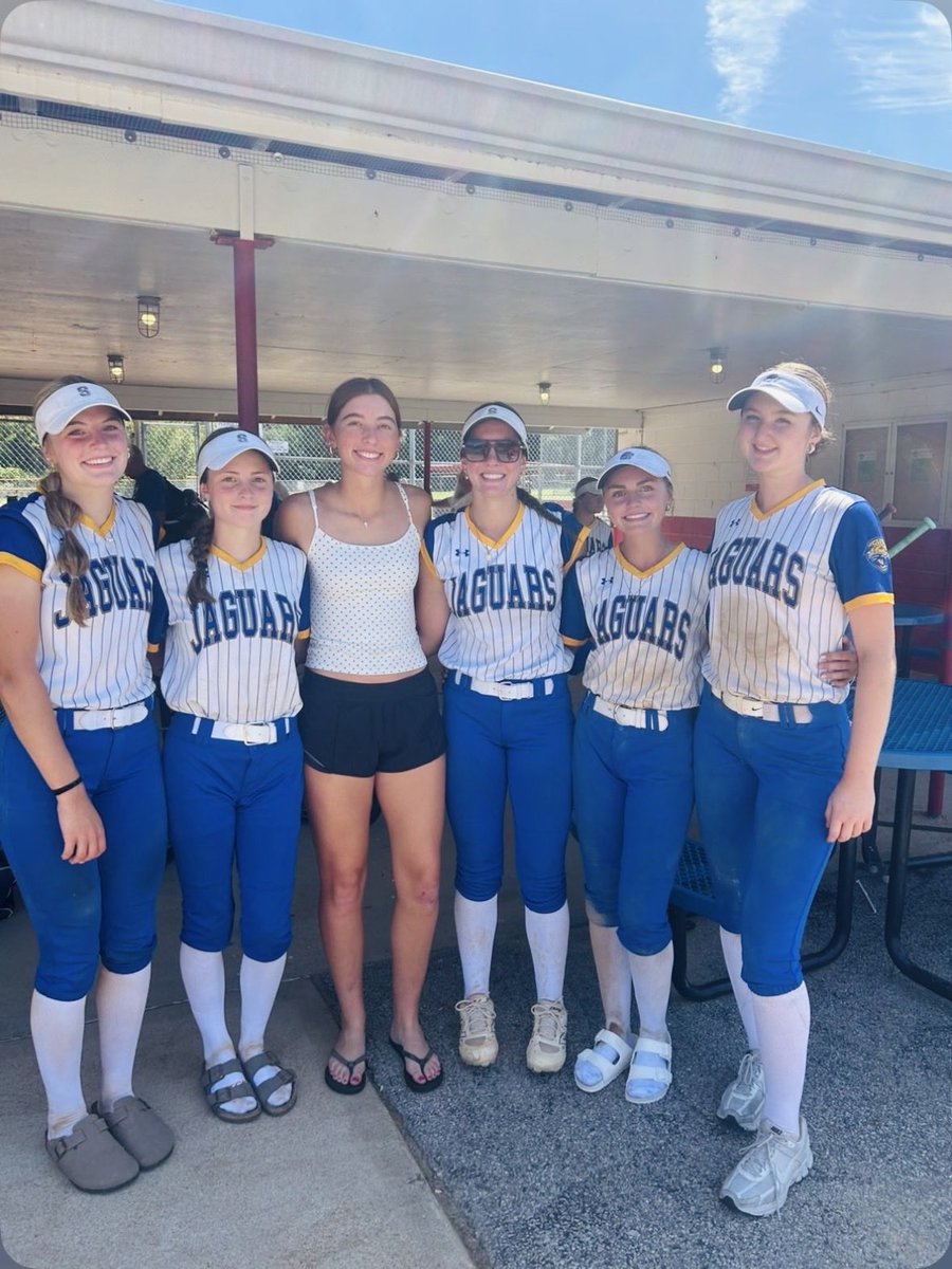 KohlbergKy67915's tweet photo. Tough day at the Jerry Joyce Arnold tournament but ending it with seeing my favorite people! https://t.co/Qm7Xy2z39F