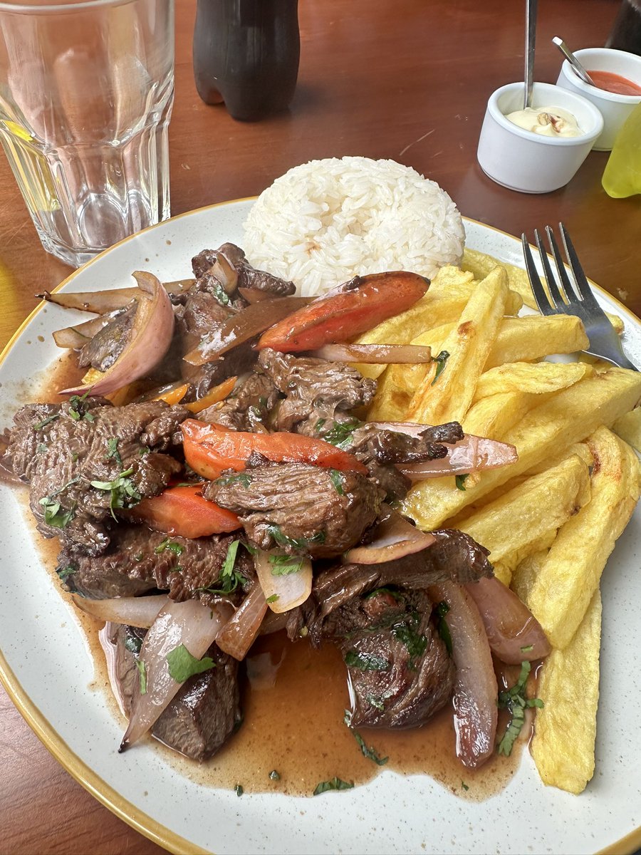 potonitaa's tweet photo. are you peruana si deja comer rctrmeeee https://t.co/wdgZB7smV6