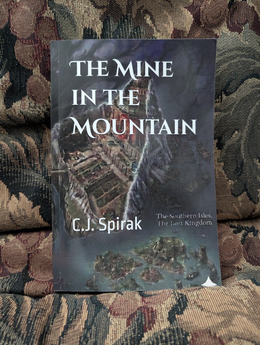 CJSpirak's tweet photo. @AmazingEyes1122 FREE BOOK GIVEAWAY!

In one week, I'll choose someo to receive a free signed paperback copy of my debut novel! 

Like for one entry and repost for a 2nd entry. https://t.co/FSwLy5RUPx
