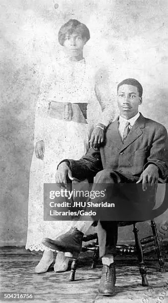 BlackPowerBA's tweet photo. Taper “origin” is debated. My claim has always been, the Line up. With or without a fade. 1) Texas early 1920s Shape up and Fade. 2) NY 1924 boxed lined up. 3) 1932 Line up. It became more popular in the 70s and boomed in the 1980s, when it went global. https://t.co/EURxeRTXfn
