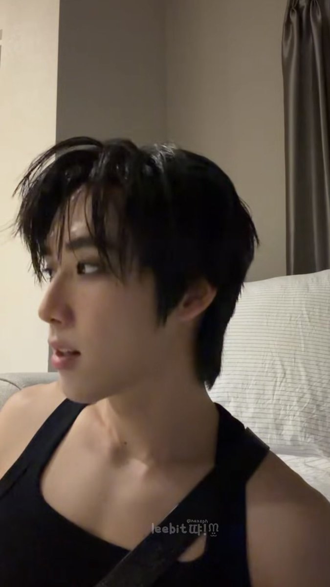 lanagx9's tweet photo. เมนกุหน้าตาดีมาก อยากกราบไหว้สามเวลาหลังอาหาร แล้วเปิดคลิปไลฟ์มาด้วยหน้านี้ อห. ลูกรักพระเจ้า มุมข้างสุดยอดเกิน 🙇‍♀️🧎🏻‍♀️🧘🏻‍♀️🤸🏻🕳️ https://t.co/GOApQEIkTg