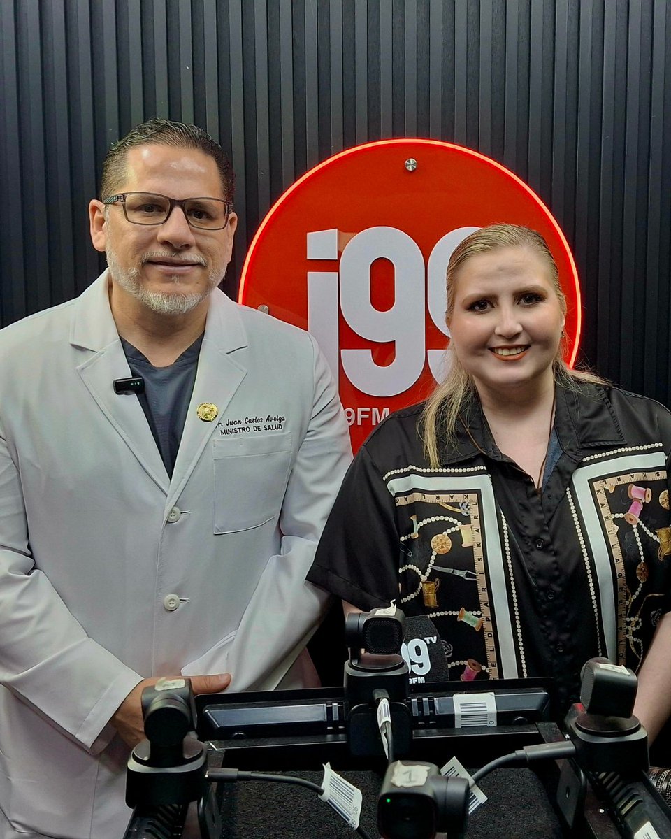 Salud_Ec's tweet photo. #SaludEnMedios 📻 | En Radio i99, el ministro, @DrJuanCAveiga, dialogó sobre la transformación de la salud que se construye en territorio.

✅ Recorremos nuestros establecimientos para conocer las necesidades, tomar decisiones y convertir los hallazgos en soluciones.

Al mismo tiempo, avanzamos en la transformación tecnológica del Sistema Nacional de Salud para lograr una atención más ágil, conectada y eficiente.

Desliza y entérate más 😉