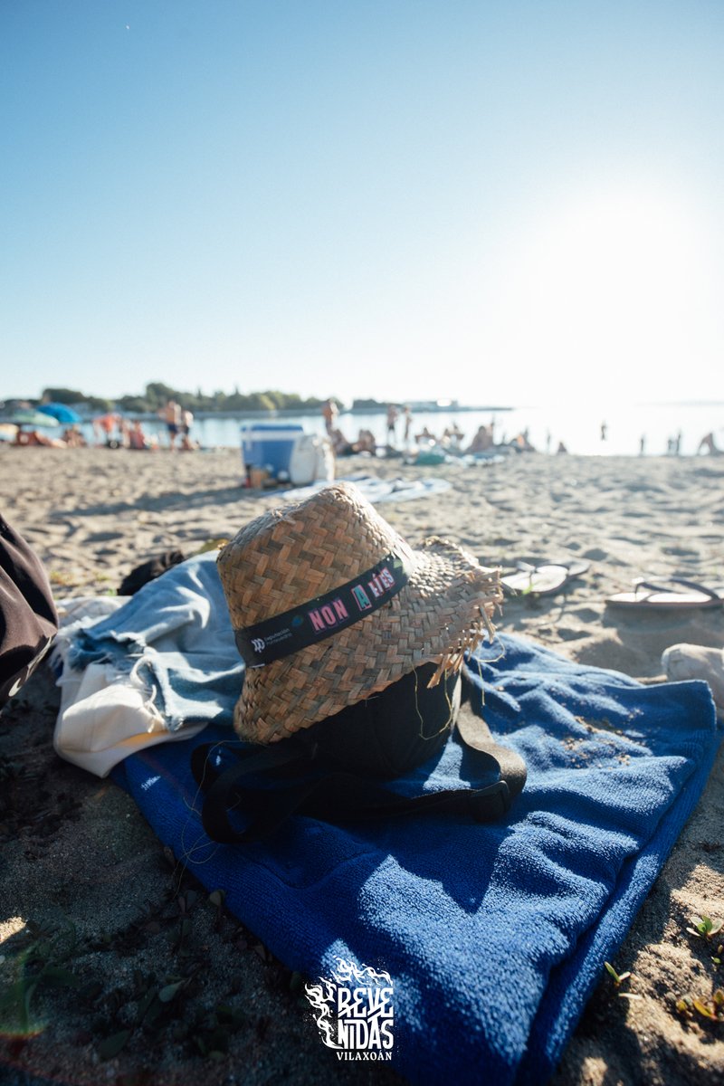 Revenidas's tweet photo. O noso propio Cancún ao carón do Revenidas. A praia Preguntoiro xerando momentos máxicos neste festival🌞🕶️

📷 @gloriamontenegro8 &amp; @bycandelalora 

#RíasBaixasFest @depo_es  @turisriasbaixas https://t.co/WwQwPQ2jyI