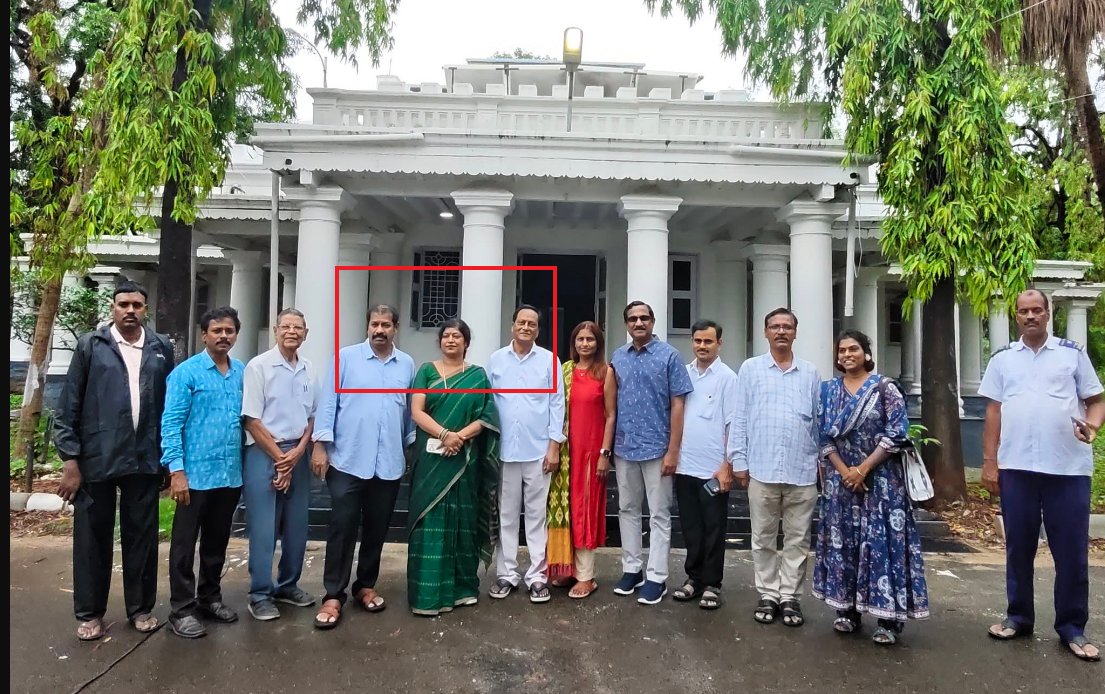 eclector1419857's tweet photo. Orey వెధవా @YSRCParty ! 

 #TDP #CBN ప్రభుత్వం టైంలోనే

1997
మొదటి #దళిత #Dalit  Chief Secretary కాకి మాధవరావుని చేసింది ���

1996
కాకి మాధవరావు కూతురు Sunitha కి 

#IAS ప్రొమోషన్ ఇచ్చింది కూడా ✅
Junior (Pay) Scale నుంచీ Senior (Pay) Scale కు ఇచ్చింది ✅

అల్లుడు ప్రవీణ్ కుమార్ (Sunitha భర్త) కూడా CBN దగ్గర పనిచేసాడు ✅

సరిగా పనిచేయకపోతే  ప్రవీణ్ కుమార్ కూడా చీవాట్లు పడ్డాయి ✅