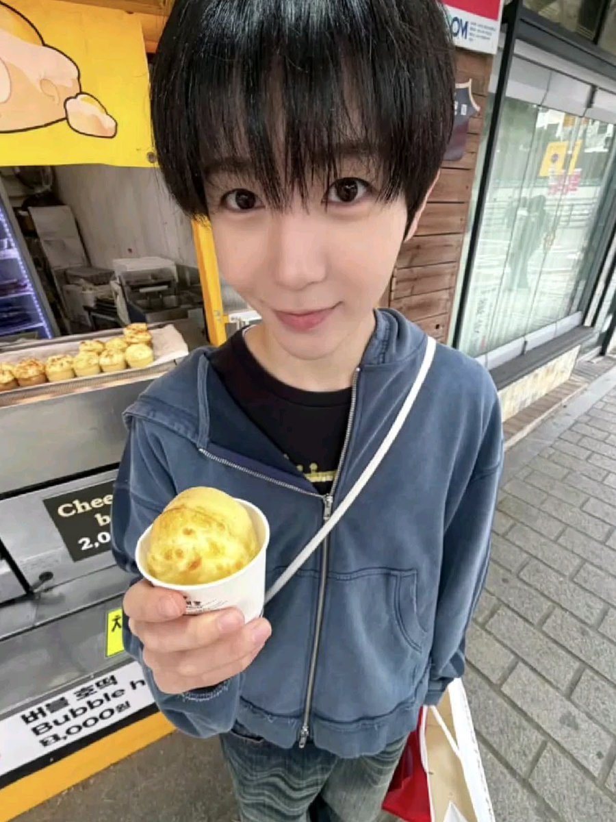 odetosaku's tweet photo. i hope they never stop taking pics of ryo with this angle https://t.co/Xgvqmg7cbx