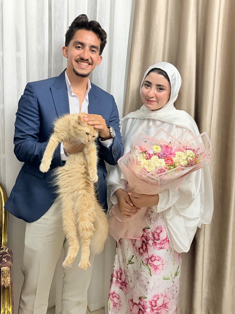 Ghadasherif20's tweet photo. يوسف كان شايل لوزه كأن عمره ما ربى قطط فاكرها تمساح https://t.co/kYaHDAv3xi