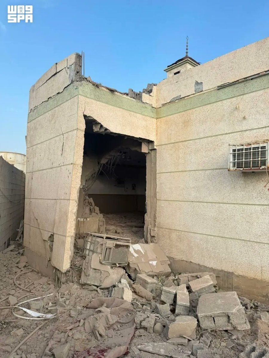 insharifain's tweet photo. Two people have been injured and a mosque and several buildings damaged after a projectile launched by the terrorist Houthi militia struck Al-Tuwal.

May Allah protect the Kingdom and grant the injured a complete and speedy recovery. https://t.co/VGgz74PBd5