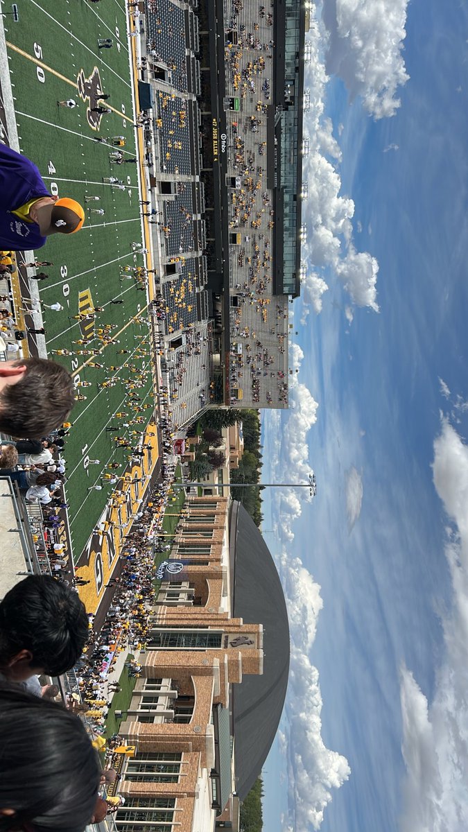 SchultzAce's tweet photo. @wyo_football getting warmed up https://t.co/BZEw7Poldj