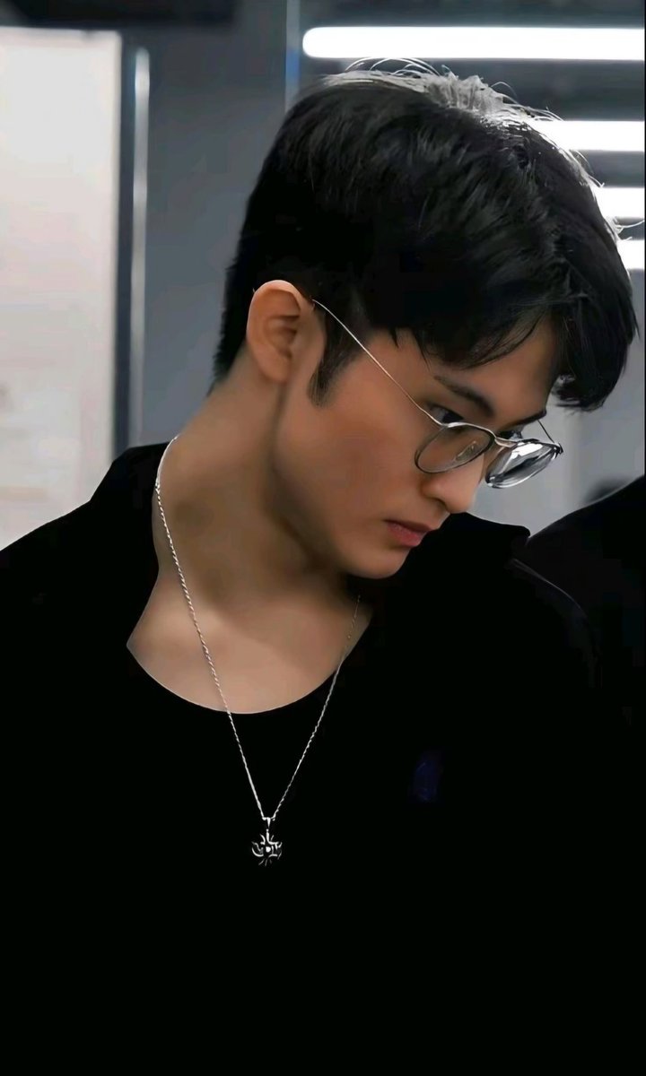 crouxtillant's tweet photo. Markhyuck AU 
— From, Gala Dinner 101
Episode D-2, D-1, D-Day BTO https://t.co/KxOSlrxBso